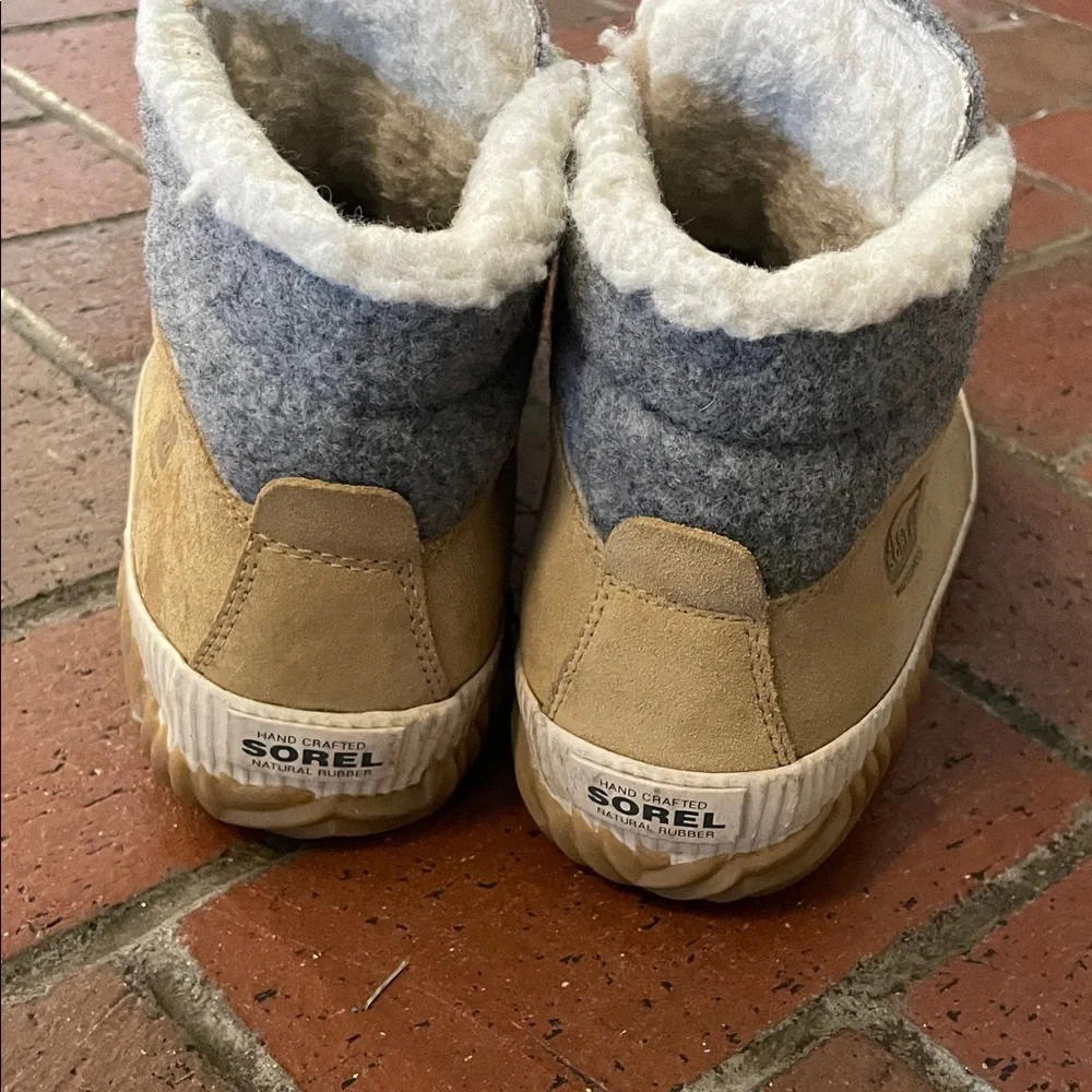 Sorel Out N About Conquest Tan and Gray Winter‎ Boots